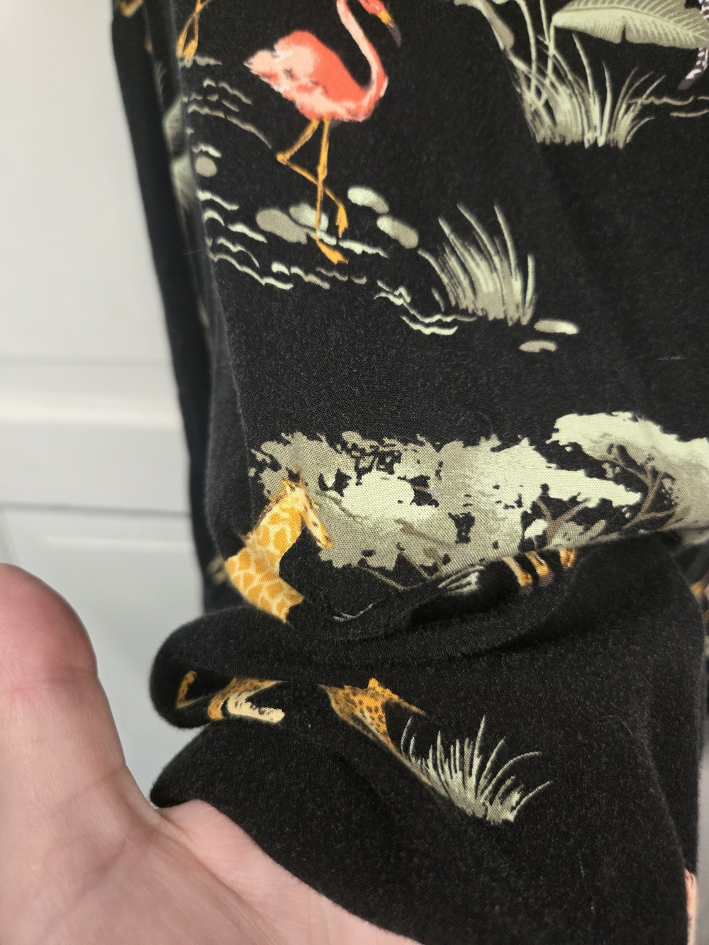 Old Navy Black Safari Cami with Flamingo & Giraffe Motif - Picture 3 of 7
